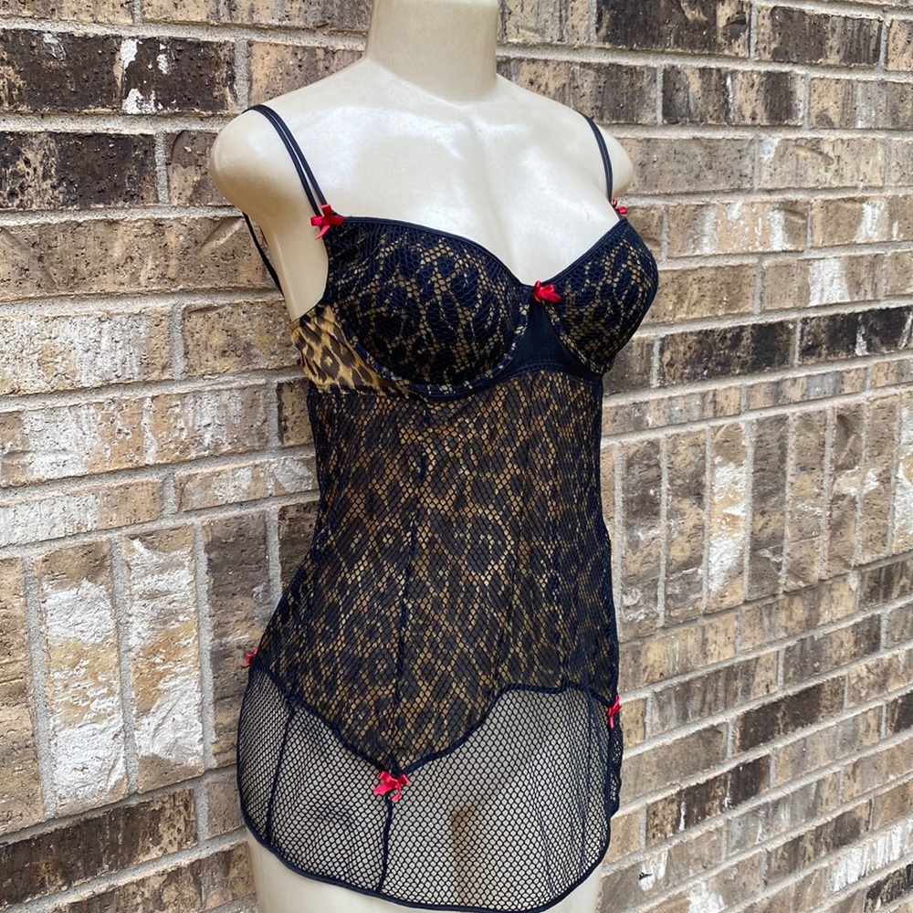 Victoria’s Secret lingerie size 36C